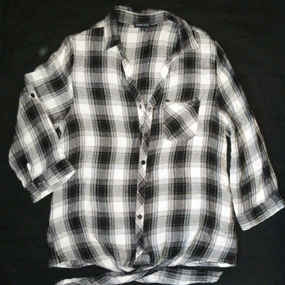 4/$20 | Black & White Plaid Button Up Shirt with tie knot on front bottom